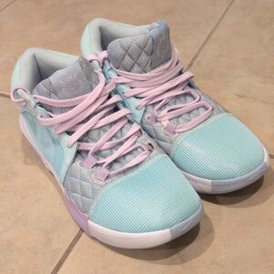 Nike LeBron Witness 8 Basketball Shoes Size 7.5